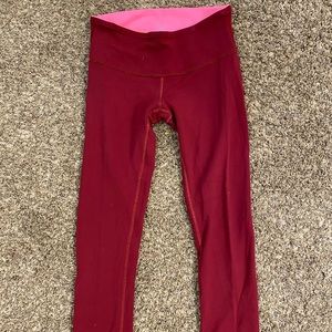 Lululemon cropped yoga pants